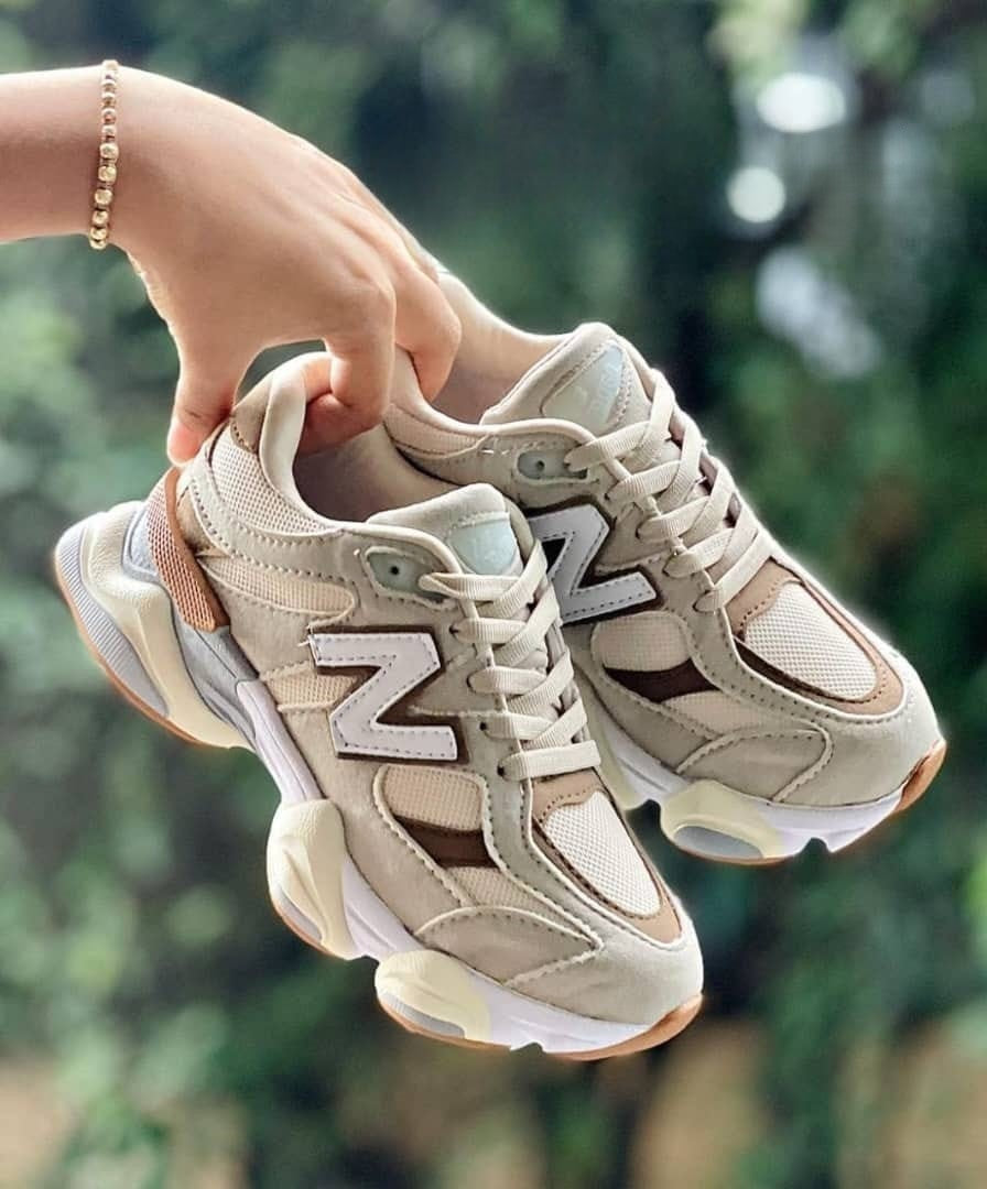 Tenis New Balance 9060 Beige Dama